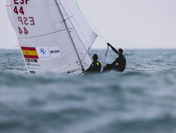 Buenas sensaciones para Xammar y Brugman en el estreno del Mundial de 470_slide_455x720