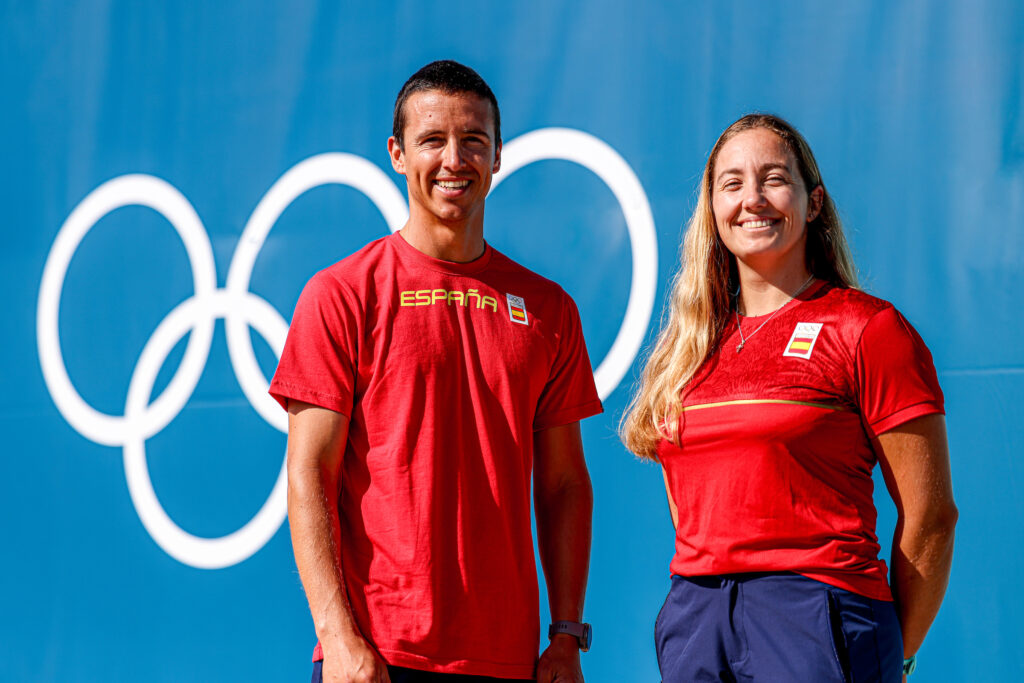 Pilar Lamadrid y su entrenador Mateo Sanz. @RFEV l Sailing Energy 